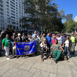 Retiree Association members toured Central Park in horse-drawn carriages