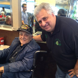 MOW VP Tony Utano thanks a WW2 Veteran for his service.